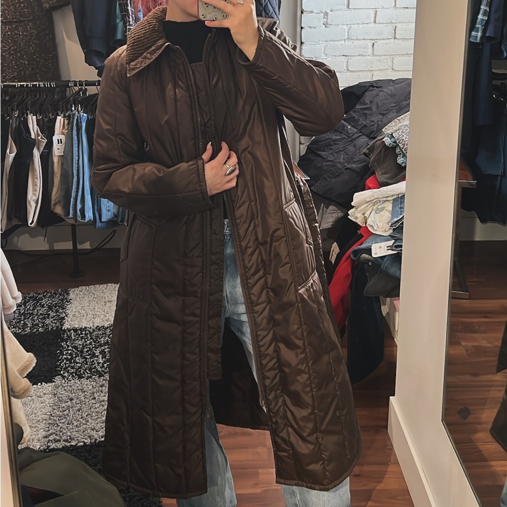 Vintage Sears Chocolate puffer with the waist and collar side slash pockets *
